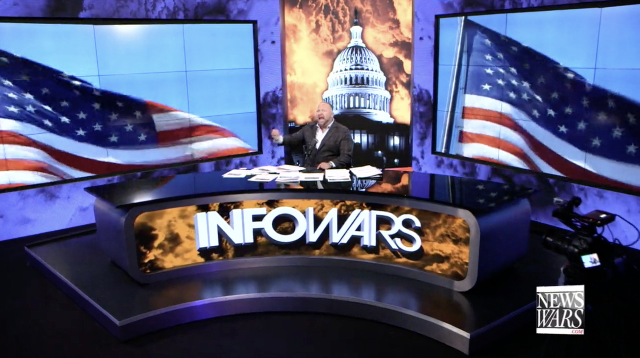 DEMOCRATS CANCEL 4TH OF JULY IN BLUE STATES/CITIES AS AMERICA AWAKENS TO THE CHINESE-FUNDED CIVIL WAR! Meanwhile, in middle America, the sleeping giant is rising! Watch & Share this ALEX JONES Show global transmission JULY 1st 2020!